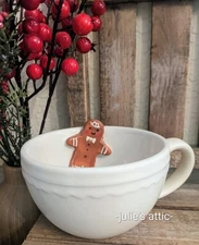 Target Christmas Gingerbread Ivory Peek-a-boo mug 13oz - stoneware- Wondershop