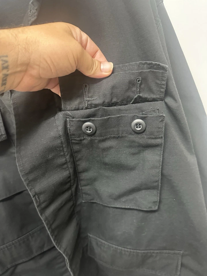 Top táctico Propper negro con botones para hombre talla 2XL/R - bolsillos y mangas con botones Foto 2 de 4