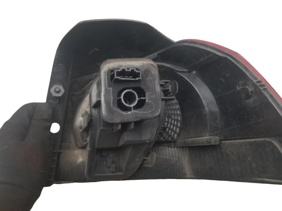 Volkswagen Golf Taillight Lamp Near Side Left Rear Outer Hatchback 2009 Mk6  - Image 4 of 4