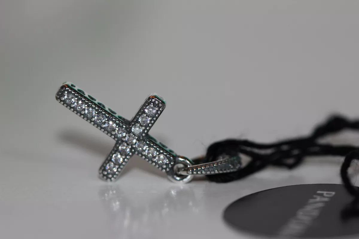 Pandora classic deals cross pendant