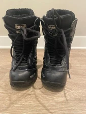 womens snowboarding boots size 7.5