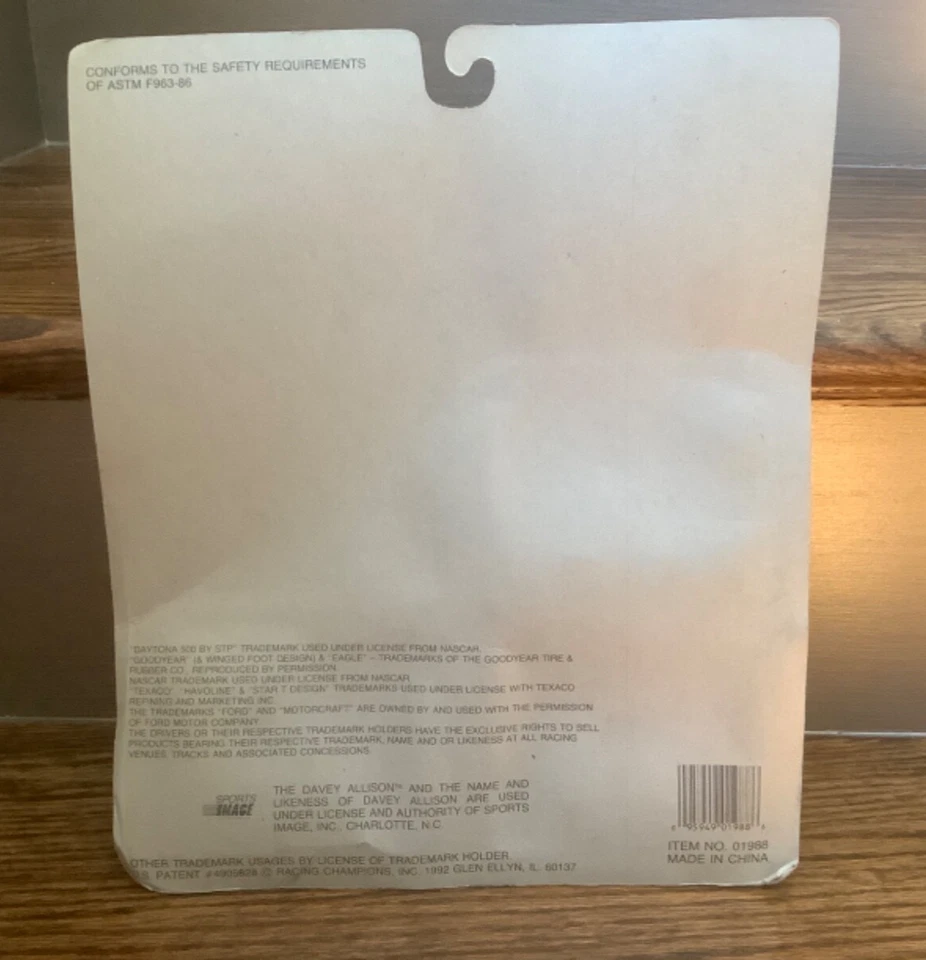 Racing Champions 1992 NASCAR Daytona 500 Collector's Edition 1:64 (3 car set) - Image 2 of 4