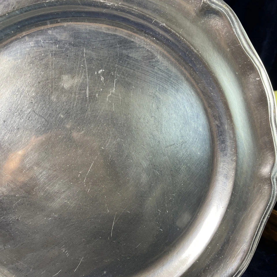 Juego de 2 placas/cargadores de servicio Wilton Armetale Metal Queen Anne 12" - EE. UU. Foto 4 de 4