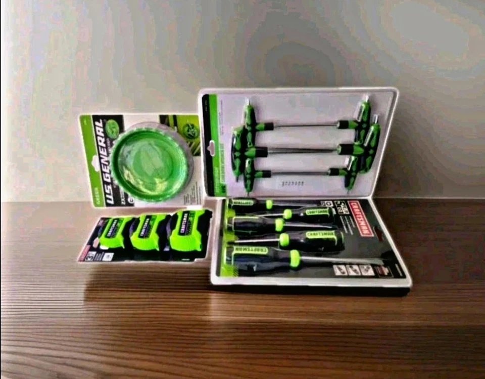 Combinación de 4 herramientas de mano verdes. Hi Vi.Destornillador/cinta medida.Soporte magnético Foto 3 de 4