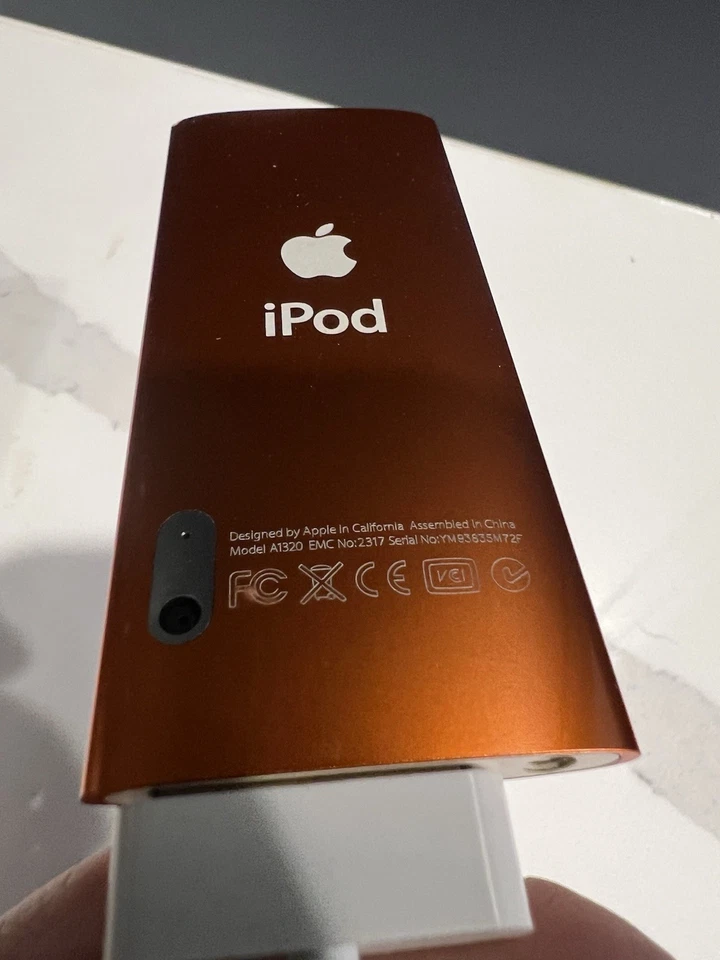 **SOLO PIEZAS” Apple iPod A1320 5ta generación 8 GB Batería no tiene carga Foto 3 de 4