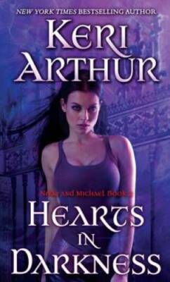 Hearts in Darkness (Nikki & Michael) - Mass Market Paperback - GOOD