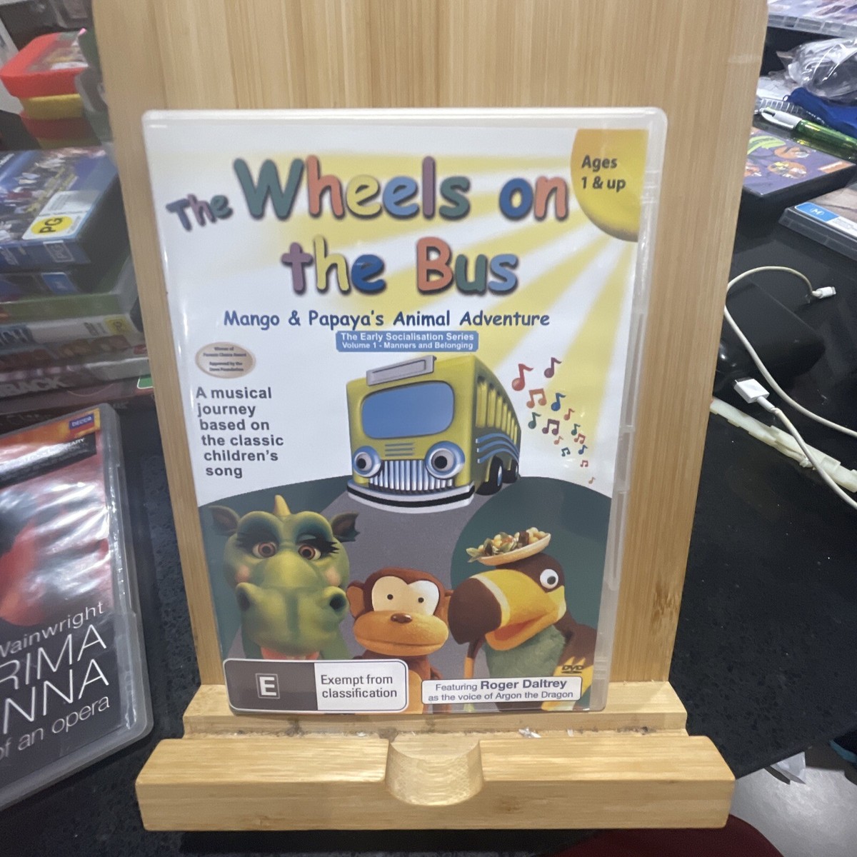 The Wheels On The Bus - Mango And Papayas Animal Adventure