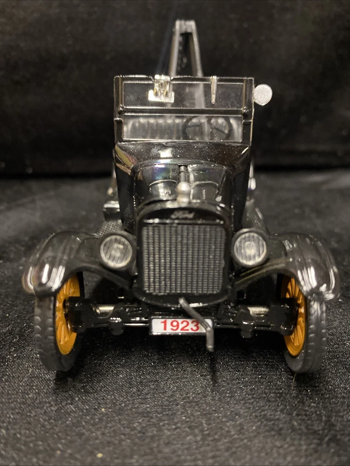 National Motor Museum Mint 1923 Ford Model T Tow Truck - Image 4 of 4