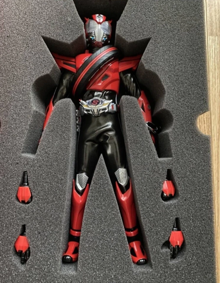 Juguete MediCom - Héroes de acción real - GENESIS Kamen Rider Tipo de conducción Velocidad RAH710 Foto 2 de 3