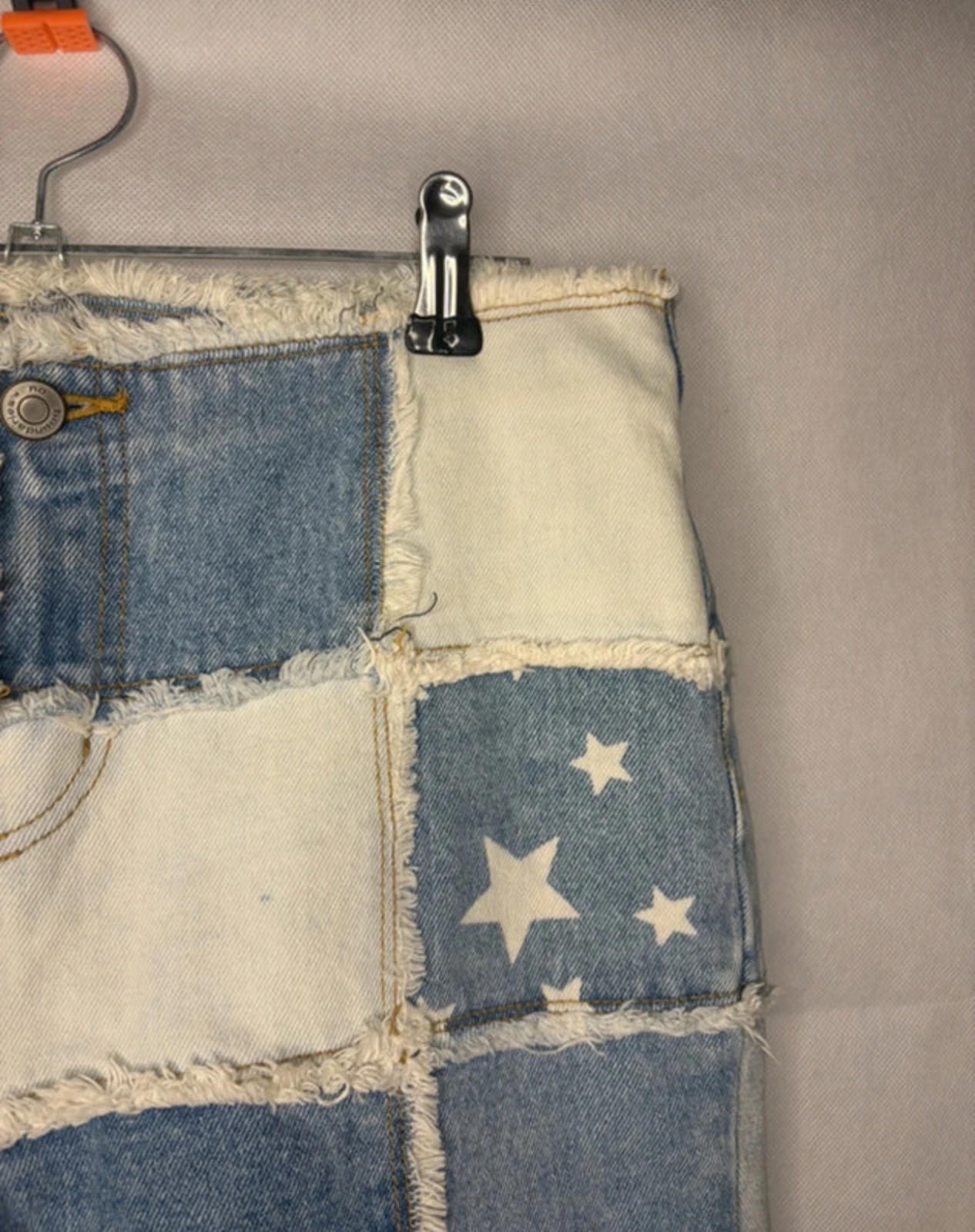 early 2000s denim patchwork capri jeans - image 4