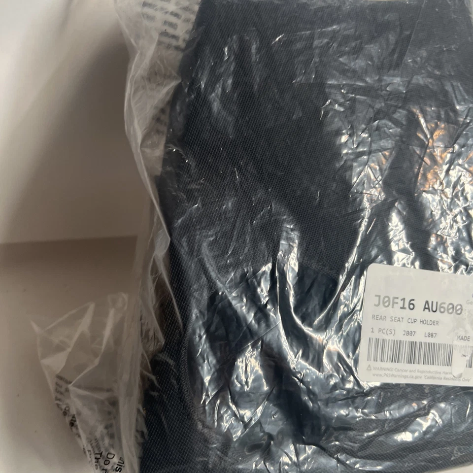 Portavasos asiento trasero acento original Hyundai 2018-2022 J0F16-AU000 Foto 4 de 4