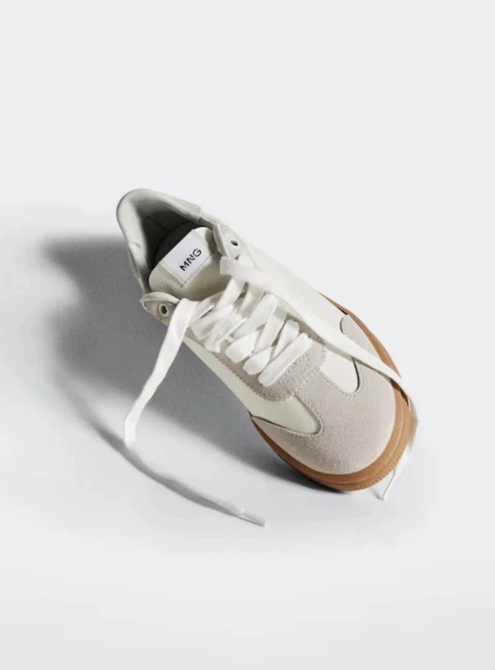 Zapatillas deportivas de cuero con suela en contraste de mango talla 9 blancas grises usadas en excelente estado Foto 2 de 4