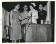1937 Press Photo Richman Bros.Co. employees in Tyopical in Company injiumary
