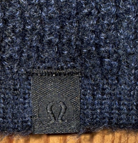 Lululemon Textured Knit Crewneck Sweater Men's Medium Navy Blue Pullover EUC - Picture 3 of 5