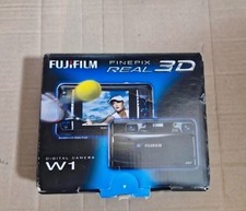 Fujifilm FinePix REAL 3D W1 10.0 MP Digitalkamera 