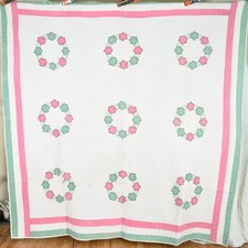 WELL QUILTED Vintage 30's Floral Wreath Applique Antique Quilt DENSE QUILTING