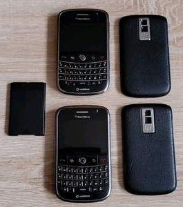2 x BlackBerry  Bold 9000 Smartphone