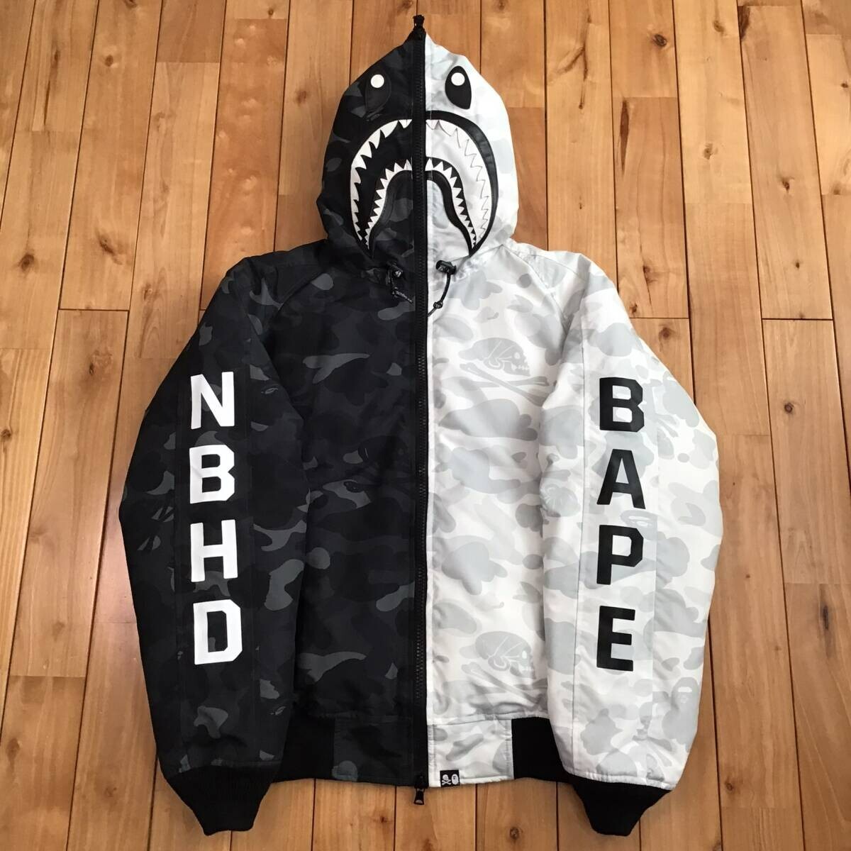 ジャケット・アウター APE BAPE KAWS NEIGHBORHOOD SHARK JACKET Neighborhood BAPE camo shark full zip hoodie Down Jacket A