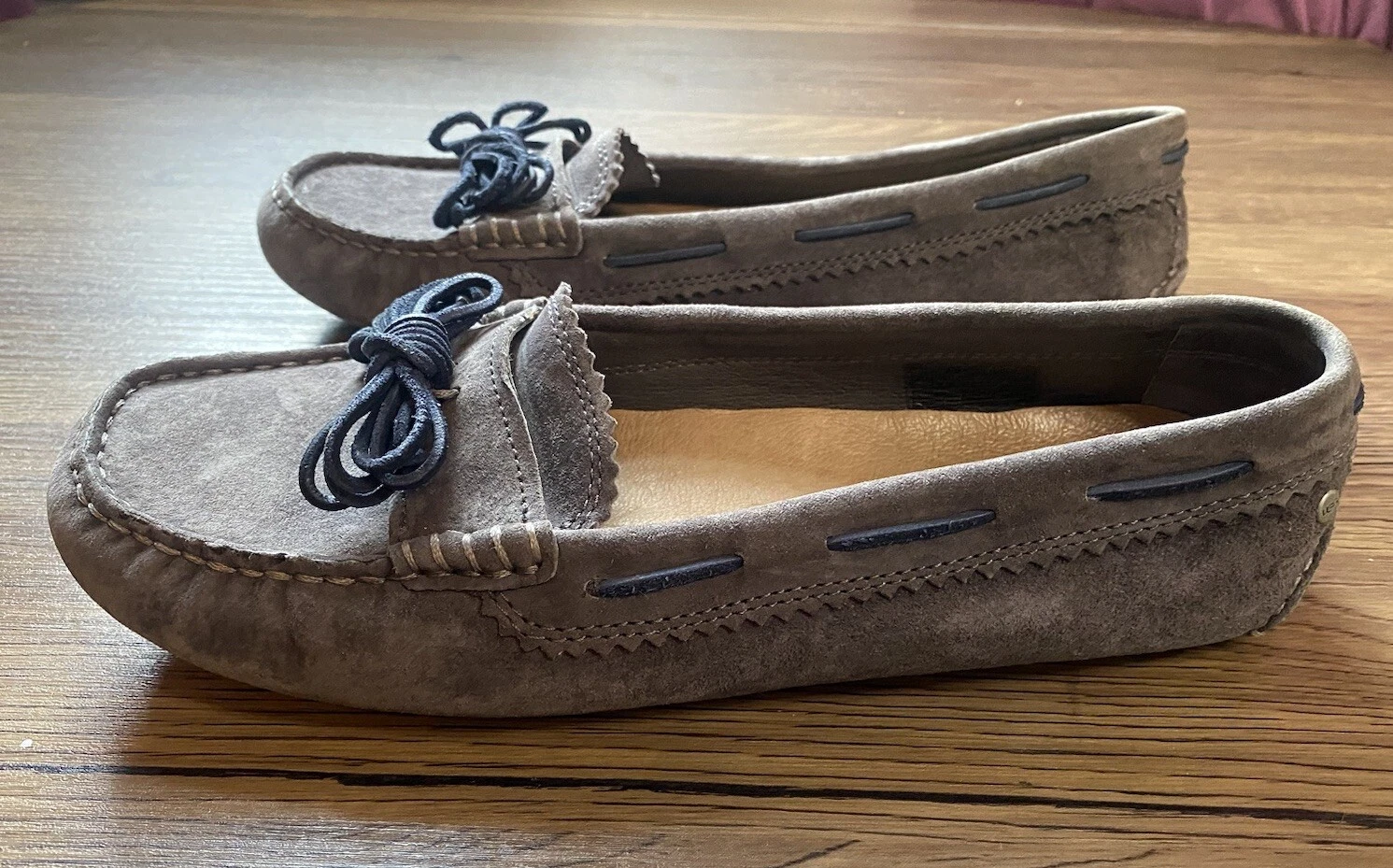 Mocassini da donna UGG Meena ll taglia 8 Australia mocassini da guida in pelle scamosciata