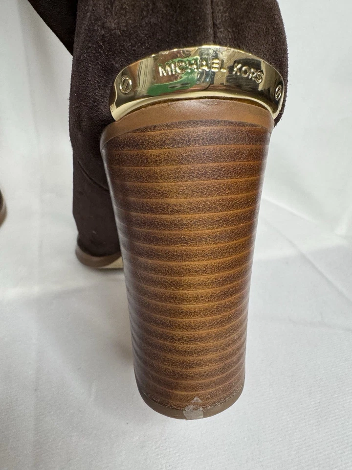 Michael Kors Women's Brown Suede Boots In Great Condition Size 8.5 Pre-Owned - Image 3 of 4