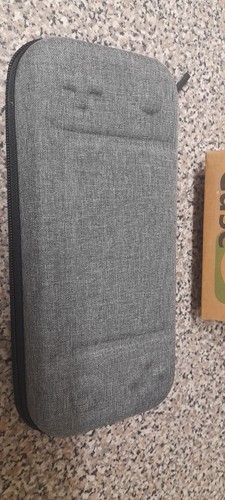 Younik Nintendo Switch Hartschalenkoffer & Zubehörset - Grau Neu - Bild 3 von 9