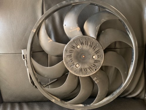 2014-2018 BMW i8 fan 862611403 small crack - Picture 7 of 12
