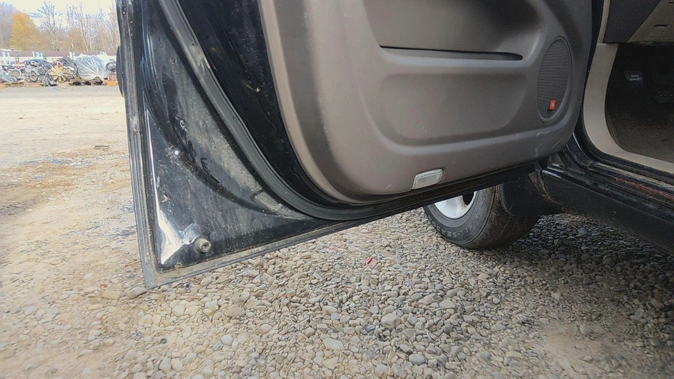 05 TOYOTA HIGHLANDER Front Door Driverblack=202rustydent Foto 4 de 4