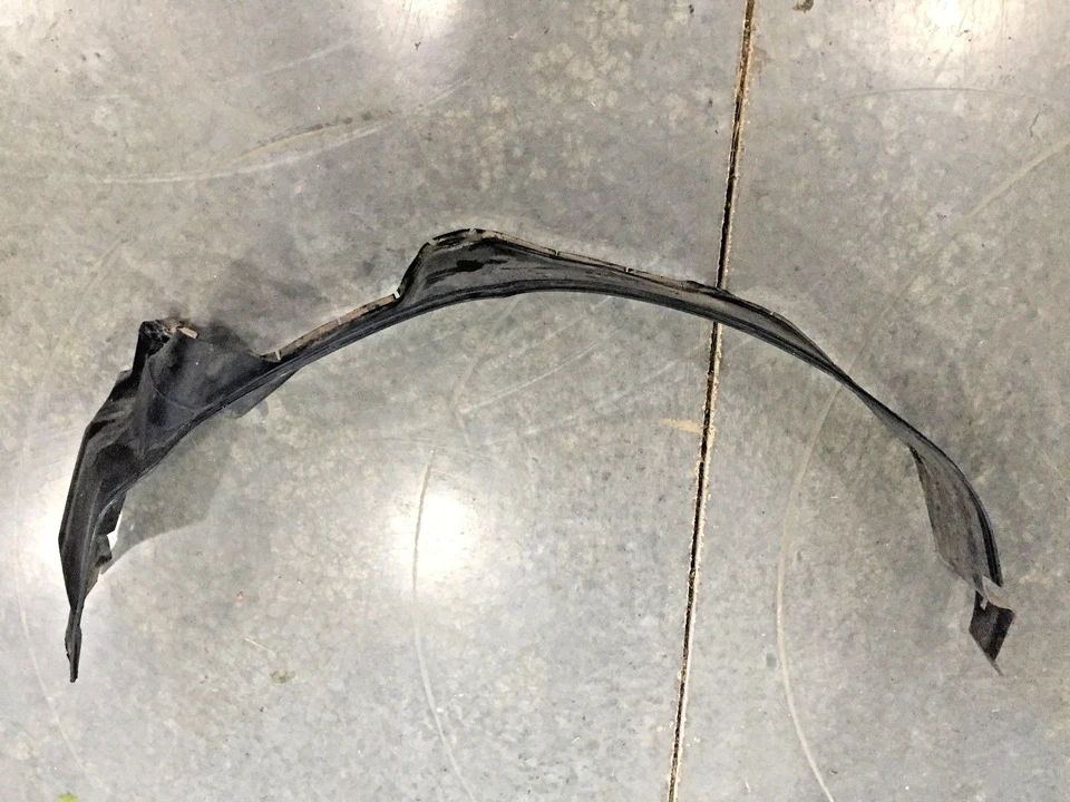 Mercedes-Benz 190E 190D W201 1987-1993 ~ guardabarros interior derecho bien ~ OEM Foto 2 de 4