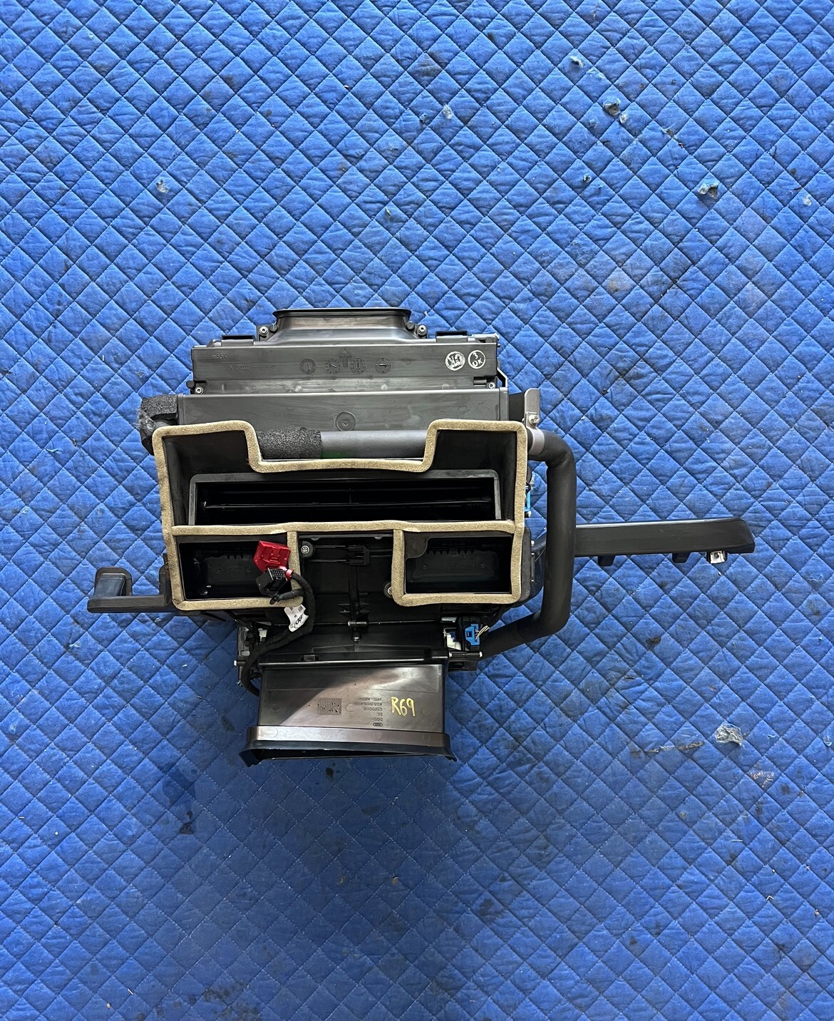 Audi R8 2012 Heater core P/N 423819409