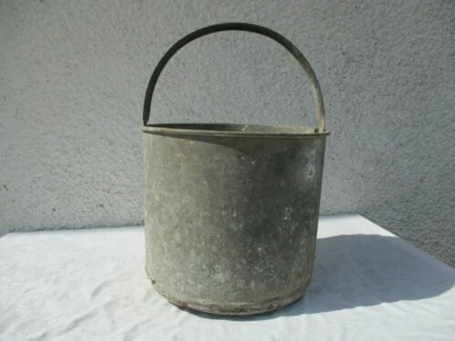 Architecture et matériaux antiques en zinc pour jardin, extérieur et ferronnerie