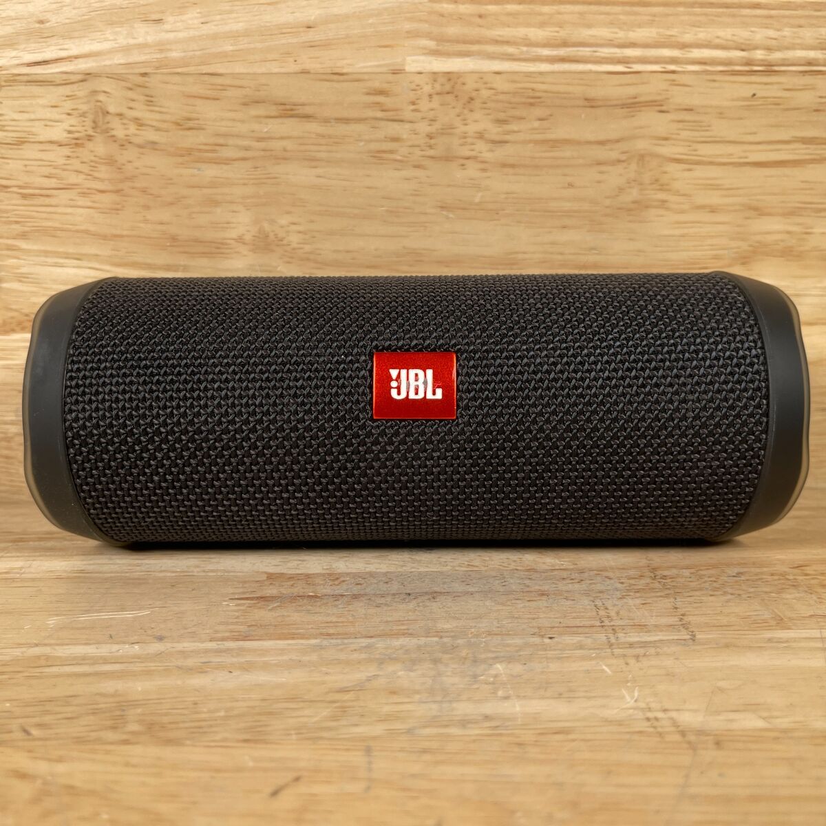 JBL Flip 4 Black Portable Rechargeable USB/AUX Wireless Bluetooth Audio Speaker JBL Flip 4 Black Portable Rechargeable USB/AUX Wireless Bluetooth Audio Speaker