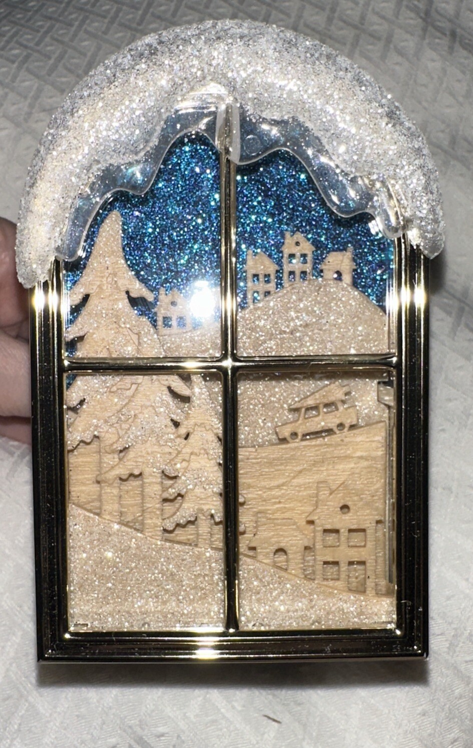 Bath & Body Works Christmas Scene Wallflower Nightlight Fragrance Plug-image