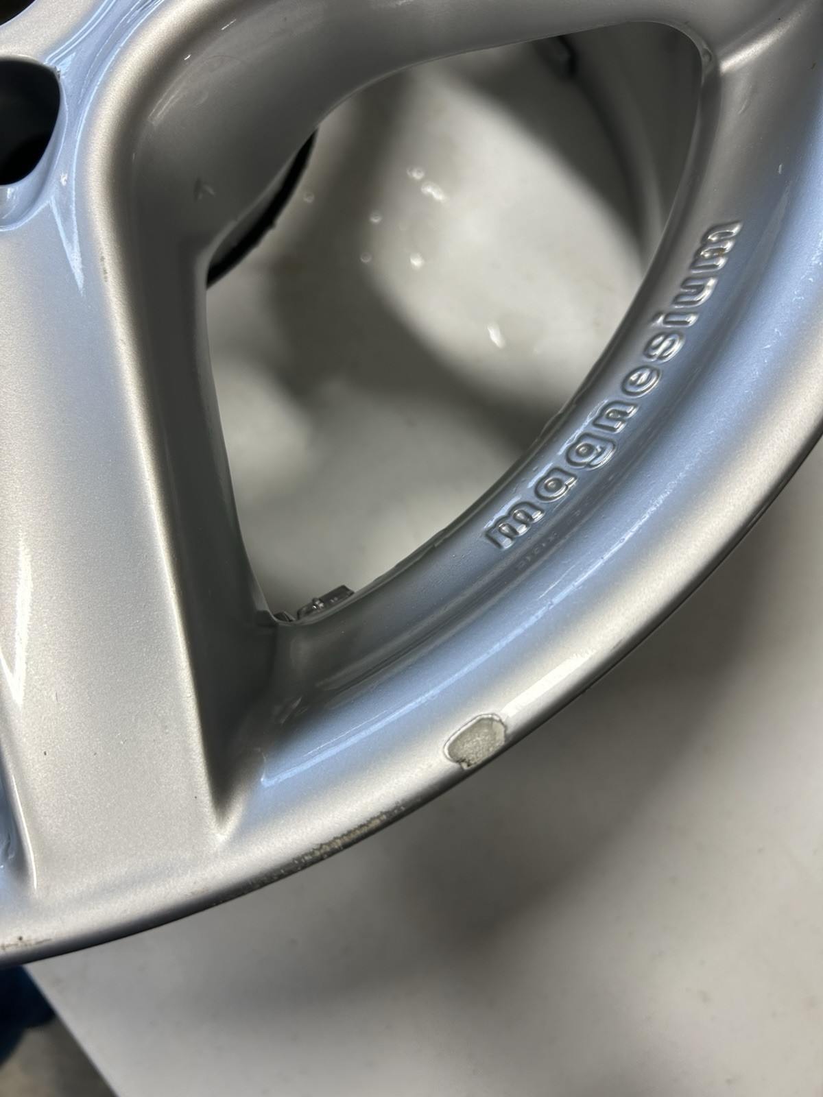 Speedline Magnesium Wheel Rim 18 Inch x 8.5  5X 114.3 16mm Offset Silver Ferrari