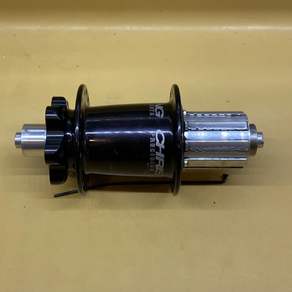 Black Rear Chris King ISO 32h 135mm Quick Release 10 Sp 6-bolt Disc Hub - Image 4 of 4