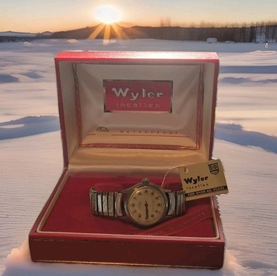 Vintage WindUp Lathin Watch With Incaflex Wyler Box For Display