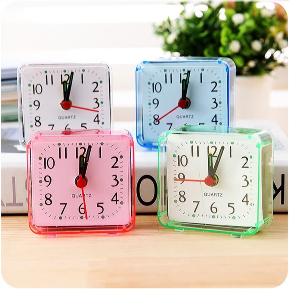 Small Clock Desk Battery Powered Quartz Alarm Clock Home Bedroom Kids Room Bedsi