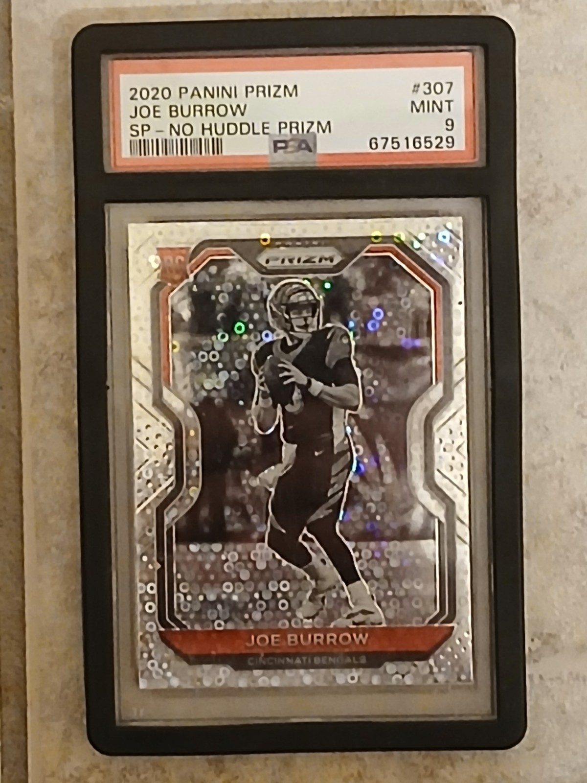 2020 PANINI PRIZM VAR-NO HUDDLE PRIZM #307 JOE BURROW ROOKIE RC PSA 9