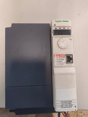 Altivar ATV32HU55N4 Frequenzumrichter ATV32 5,5 kW 400 V 3-phasig m. Kühlk.