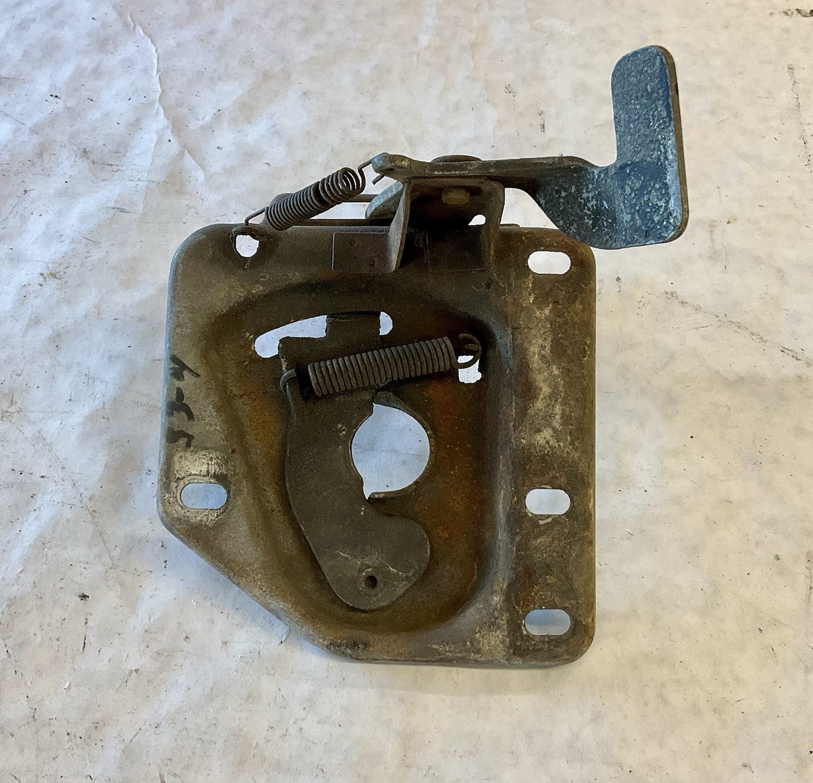 1953 1954 Chevrolet Lower Hood Catch Assembly SM159