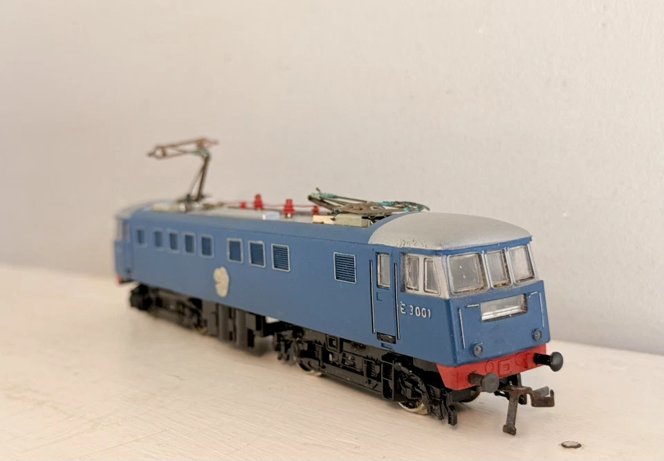 TRIX OO GAUGE CLASS A1/6, CLASS 81 E3001 ELECTRIC LOCOMOTIVE - Image 2 of 4