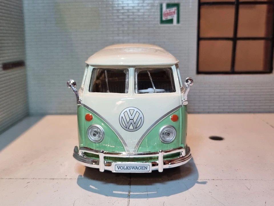 VW T1 Samba Camper Van Green Type 2 Split Screen 1:24 25 Scale Diecast Model - Image 2 of 4
