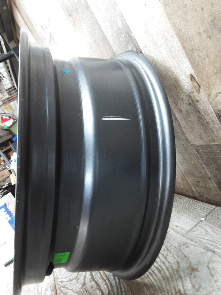 Llanta trasera Can-Am Can Am Ryker 900 Ace 2022 22-25 ligeramente doblada Foto 3 de 4