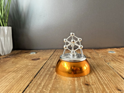 VINTAGE WELTAUSSTELLUNG ATOMIUM BRÜSSEL ATOM SPACE AGE MOLEKÜL SCHREIBTISCH BRIEFBESCHWERER