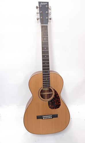 LARRIVEE 00-40R acoustic guitar