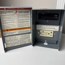 SQUARE D Pull-Out Disconnect Switch & GFCI Receptacle UFP222RGFI 60A Non Fused