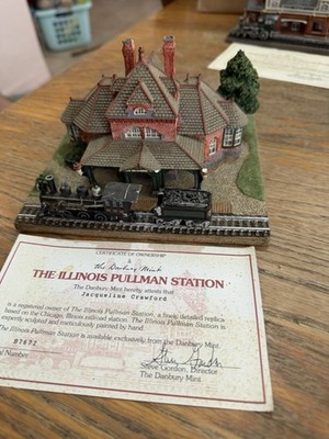 Danbury Mint Illinois Pullman Station w/ COA & 2 Trains