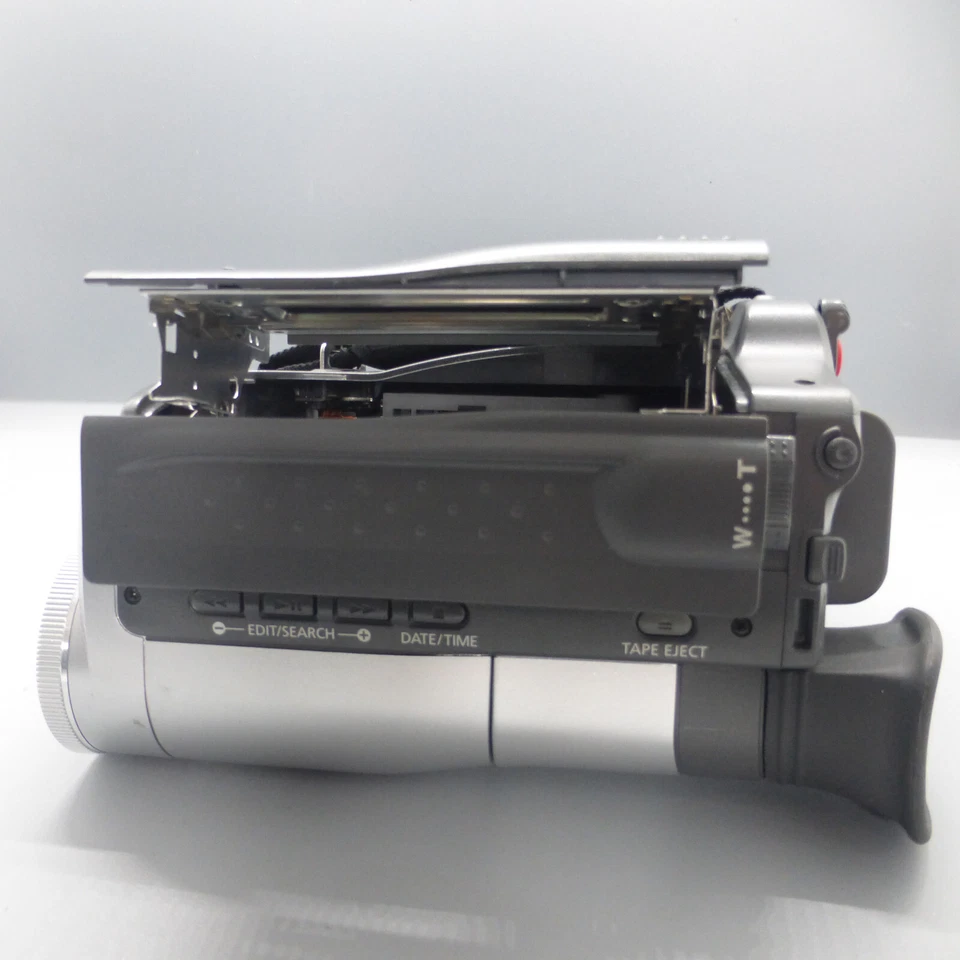 Samsung VP-M50 Handheld 8mm Cassette Camcorder Silver Tested - Image 3 of 4