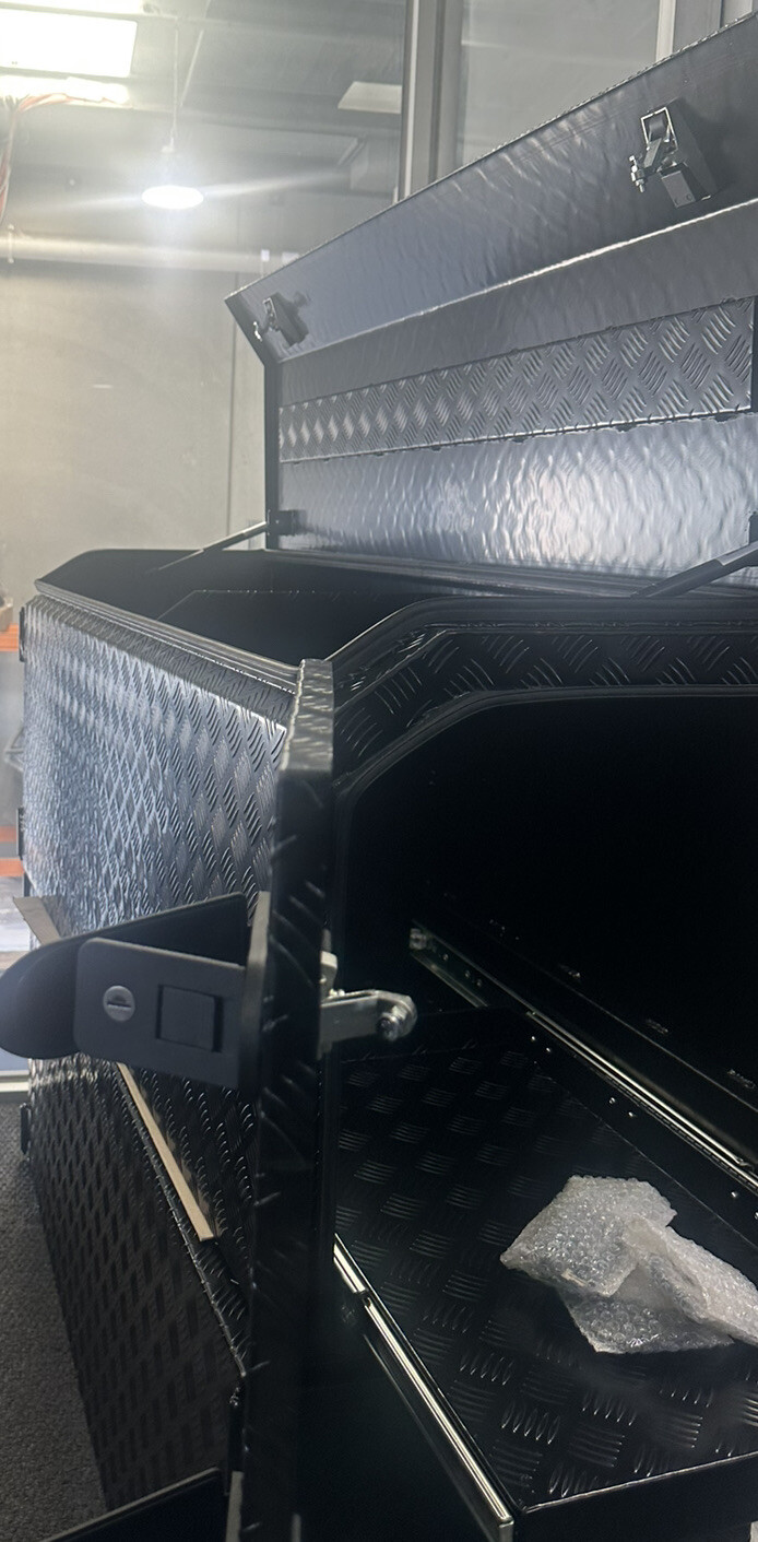 Picture 2 of 9