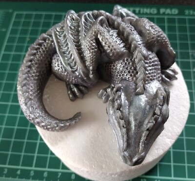 Essbare Fondant Eidechse, Drache, mythisch, metallisch glänzend Tortenaufleger Dekoration
