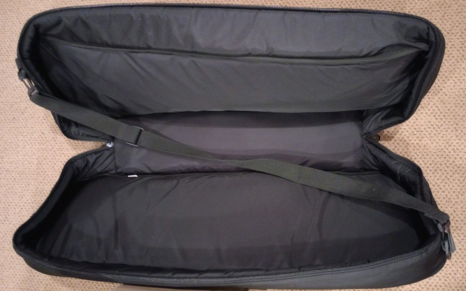 Rare New Rectangle Cushy® 4/4 Violin Case Cover, Great for Travelling Musicians eBay